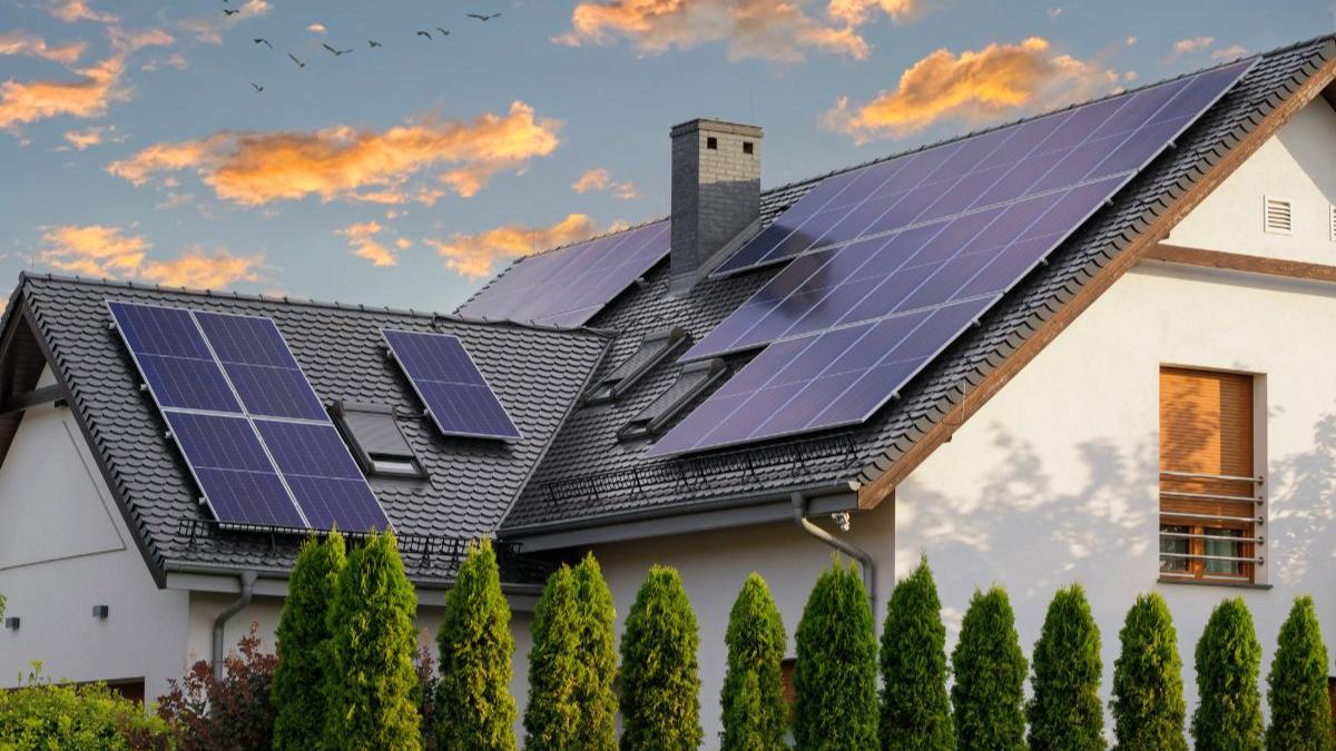 Advantages of a Solar Roof for Home